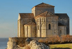 eglise romane époque carolingienne