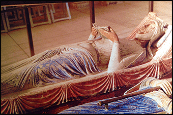 Tombeau d'Aliénor d'Aquitaine